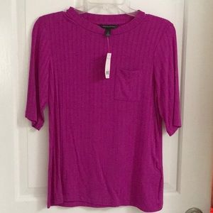 Short sleeve round neck ribbed shirt